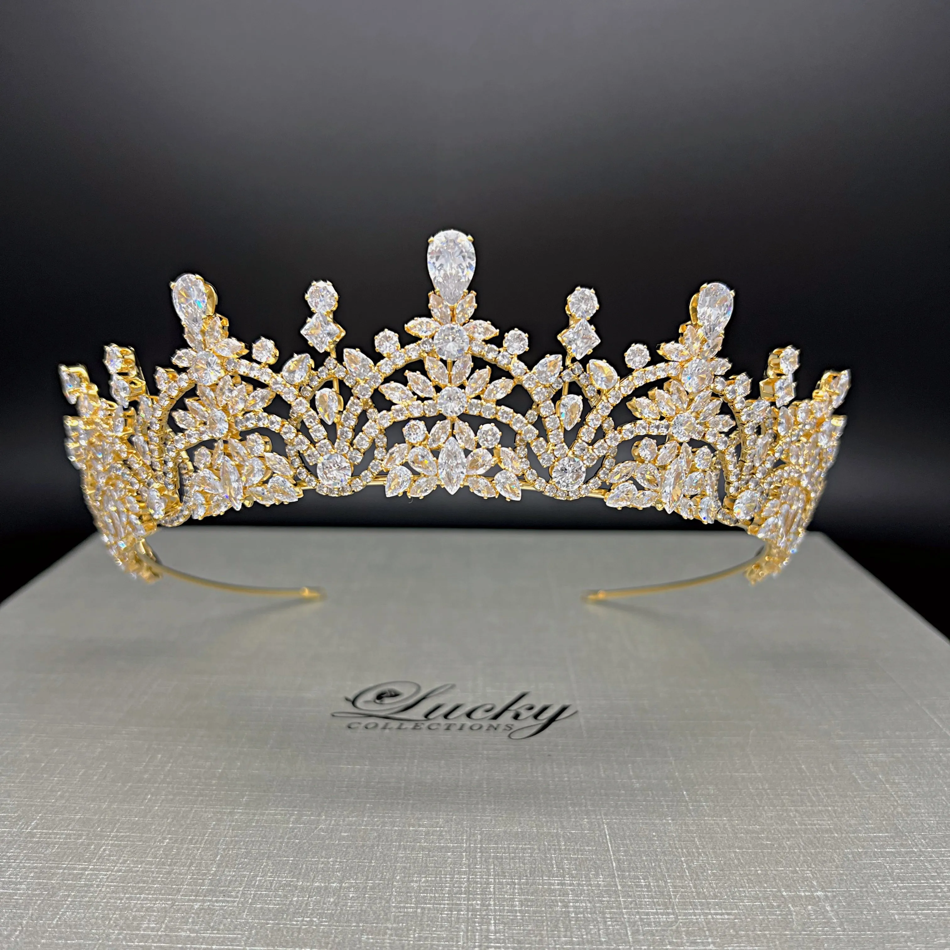 Bridal Crown, Quinceanera Tiara, Wedding Tiara, Corona para Quince, Headpiece for Bride