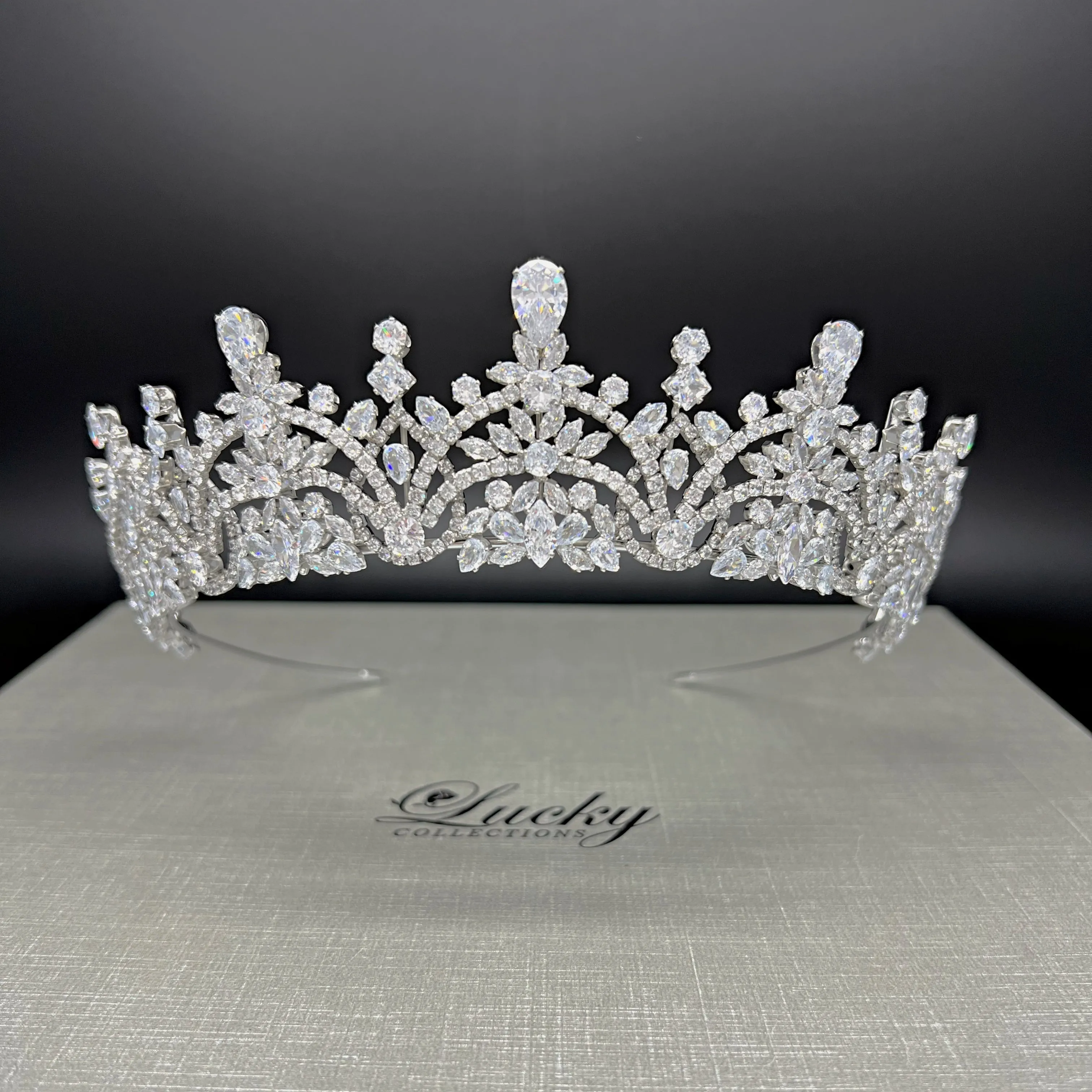 Bridal Crown, Quinceanera Tiara, Wedding Tiara, Corona para Quince, Headpiece for Bride