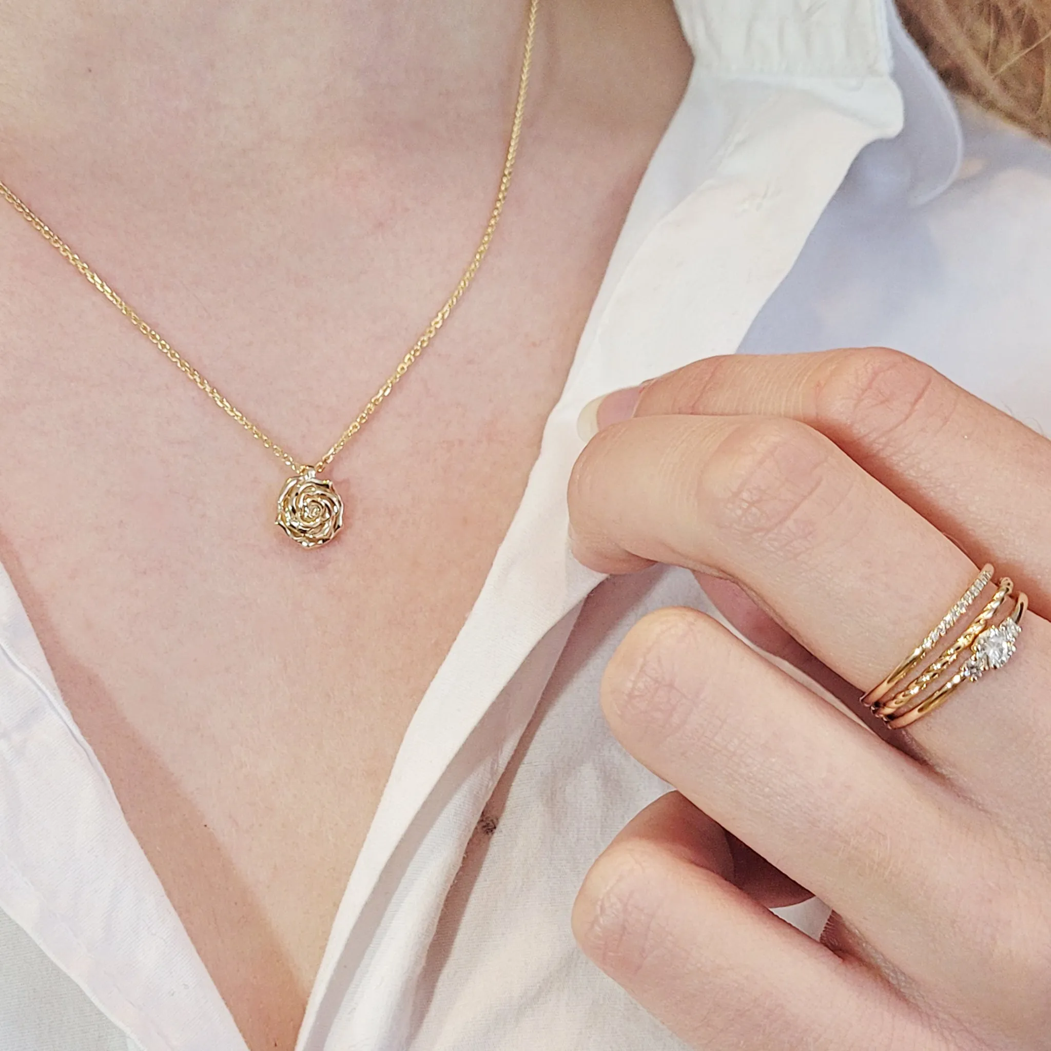 Dainty Rose Necklace In Gold
