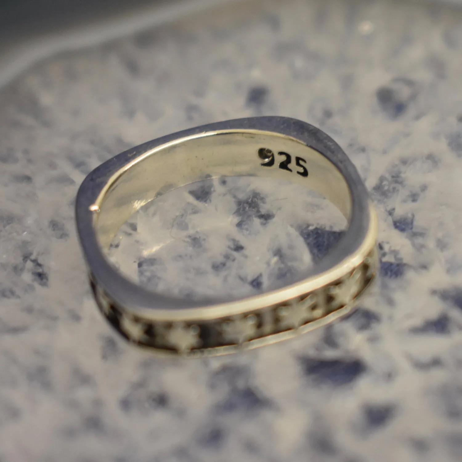 Detailed Star Band Ring (925) Sterling Silver