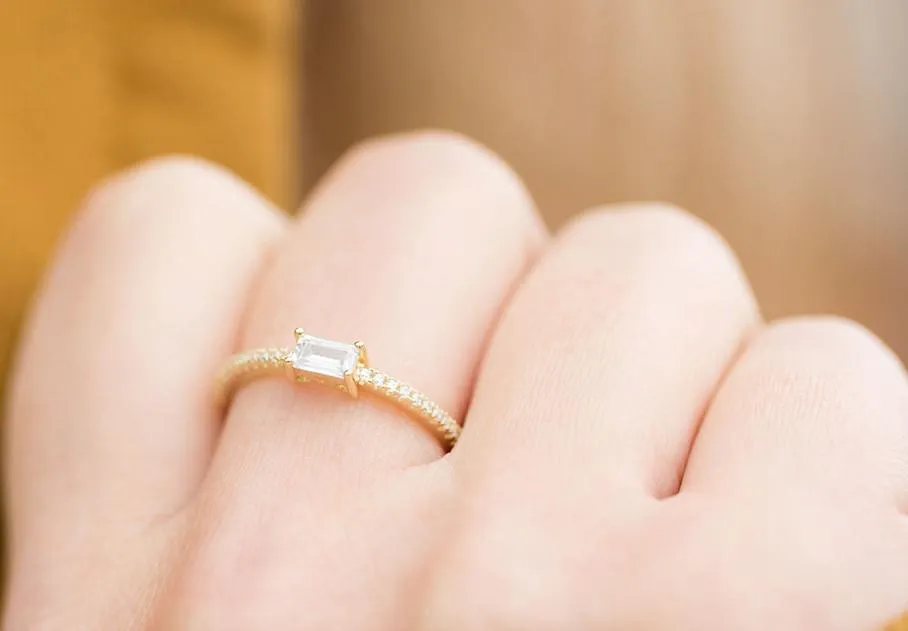 Elle Baguette Ring