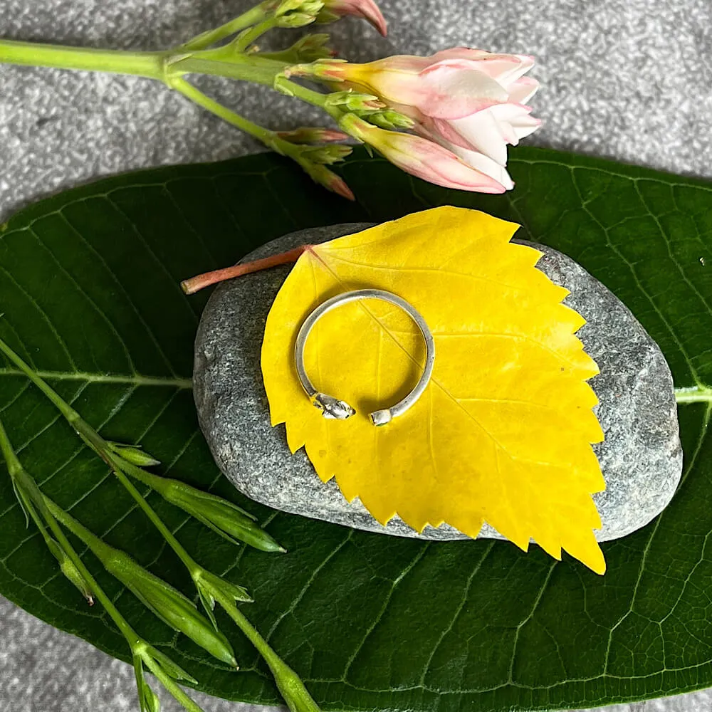 Emerald Dolphin Toe Ring (single)