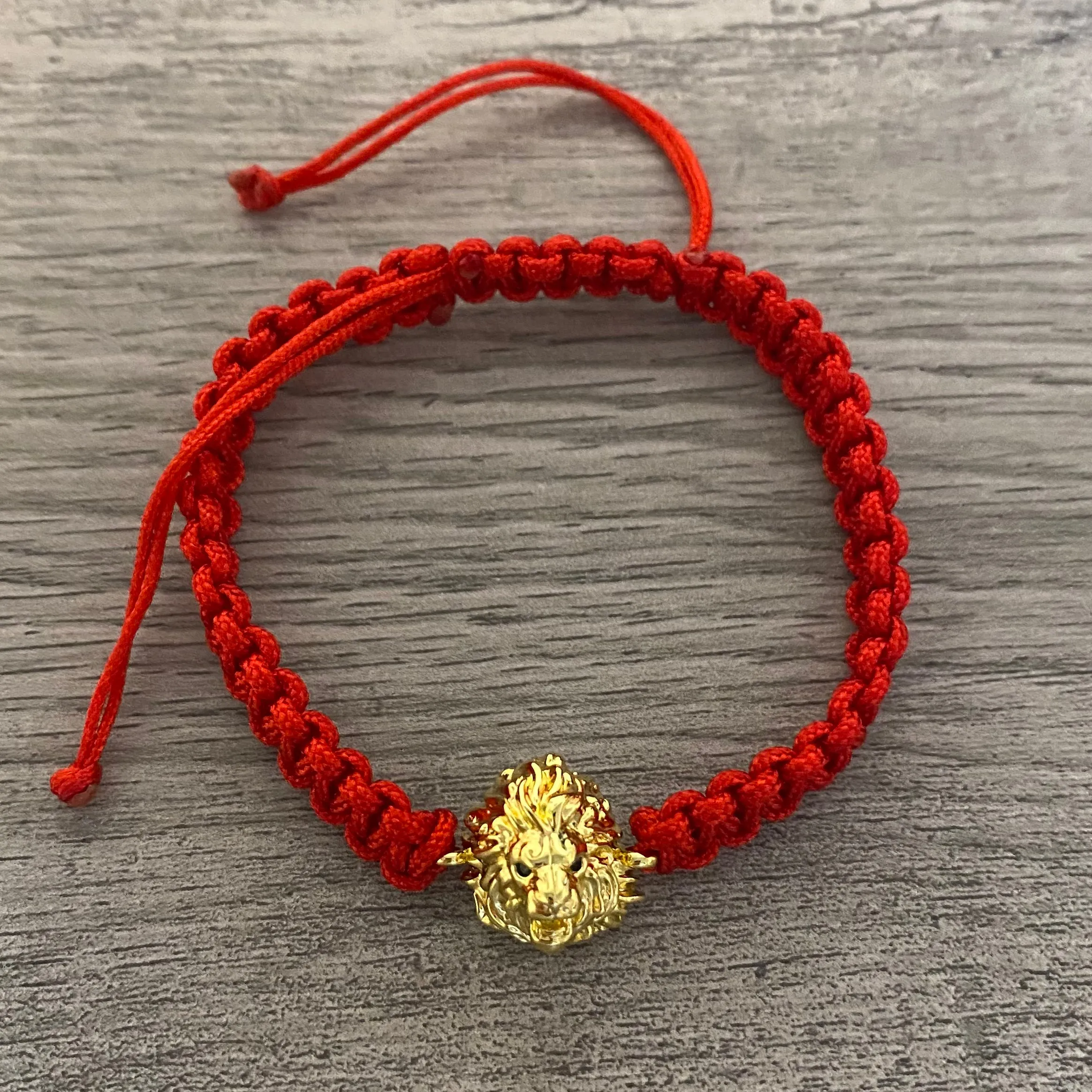 Lion Bracelet - Black or Red