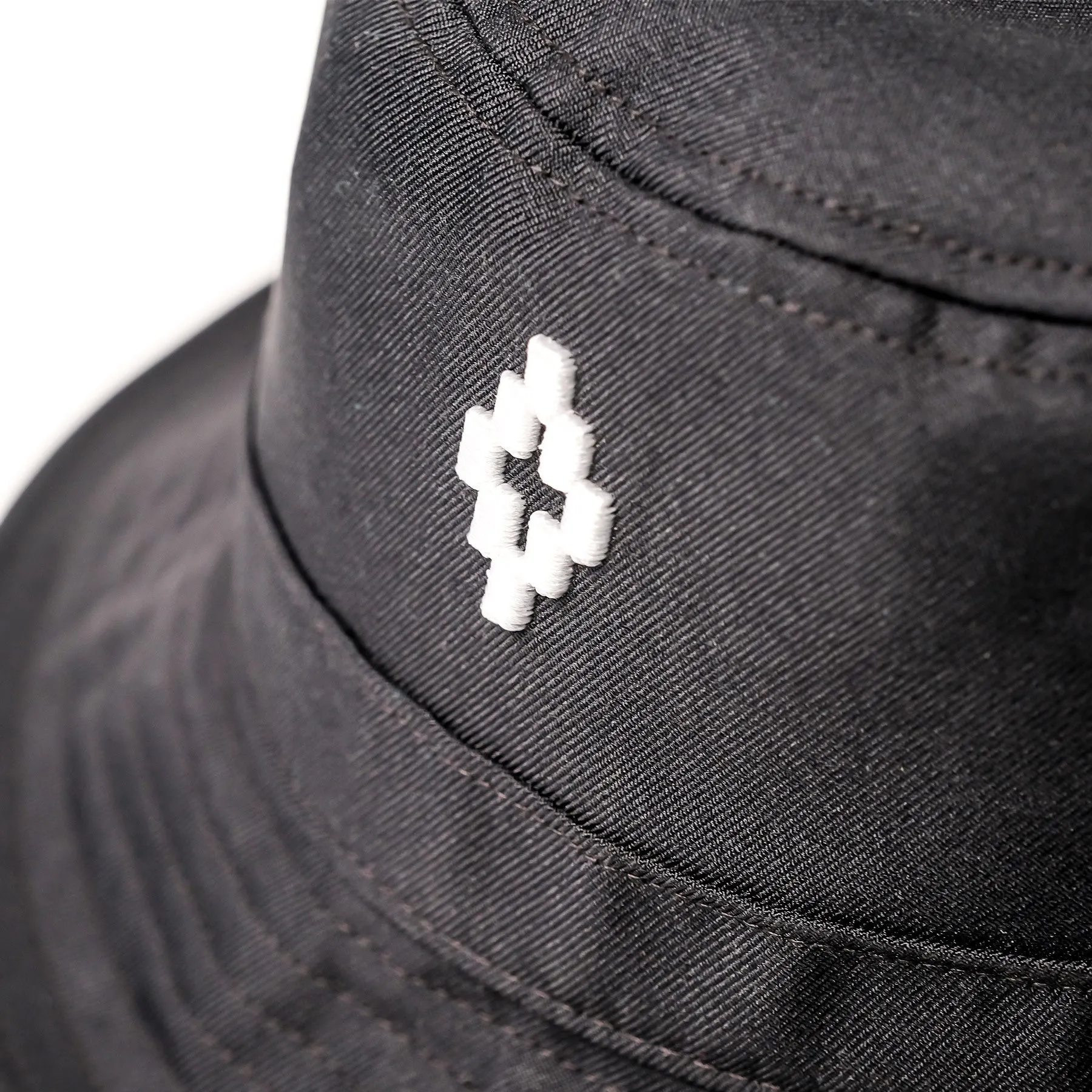 Marcelo Burlon County of Milan Cross Bucket