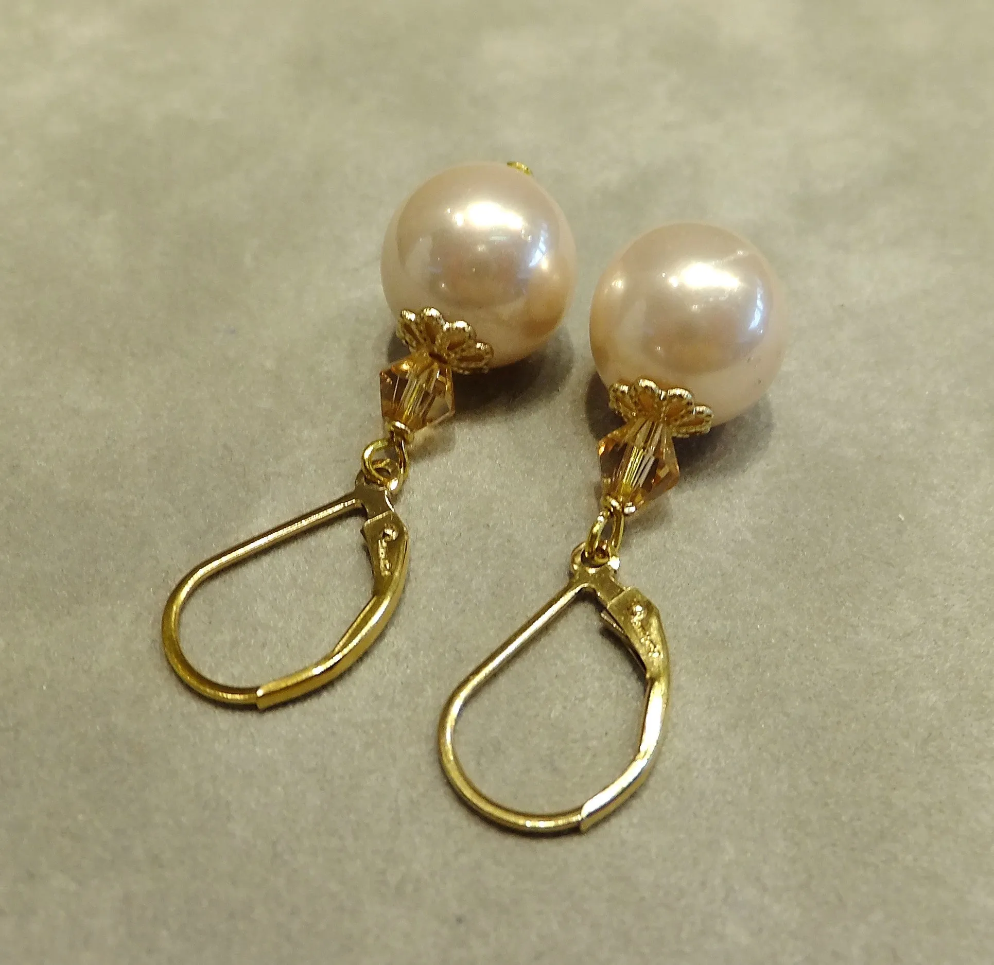 Mother of pearl blush drop earrings