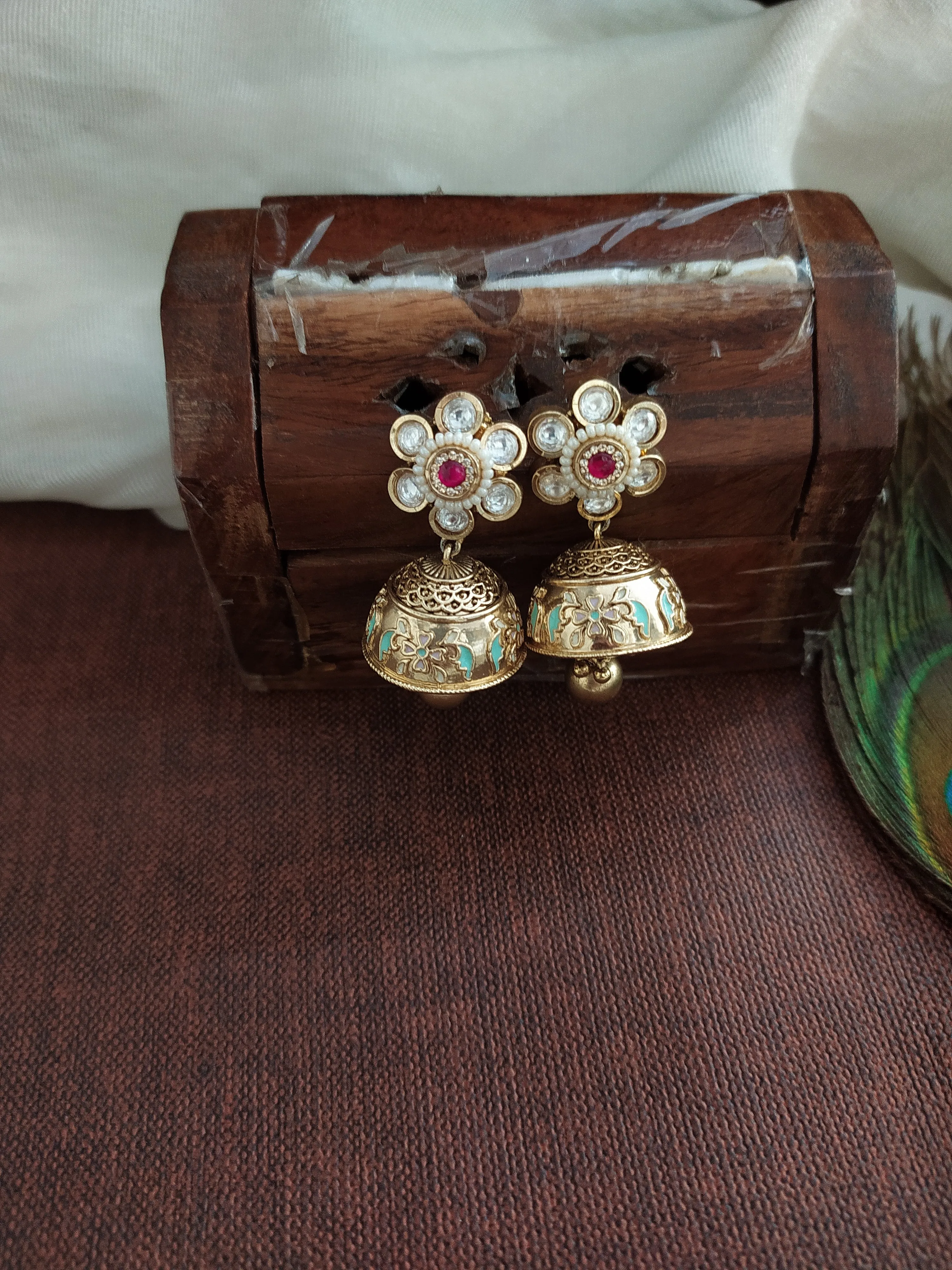 "Kundan Meenakari Floral Necklace with Jhumki in Pastel Ivory & Mint"
