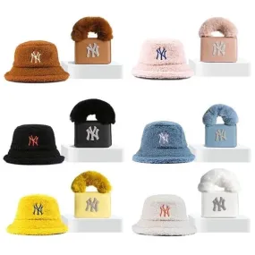Retro style fuzzy ny New York handbag with 90s fuzzy matching bucket hat
